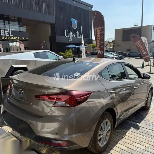 هيونداي إلنترا 2026 أزرق غامق جديدة للبيع - 6