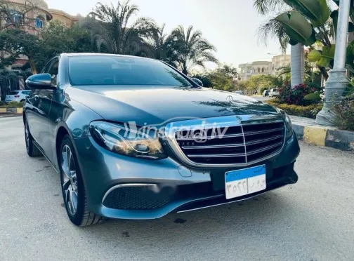 مرسيدس E 180 2019 رمادي مستعملة للبيع - 1