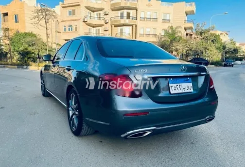 مرسيدس E 180 2019 رمادي مستعملة للبيع - 3