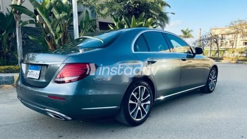 مرسيدس E 180 2019 رمادي مستعملة للبيع - 5