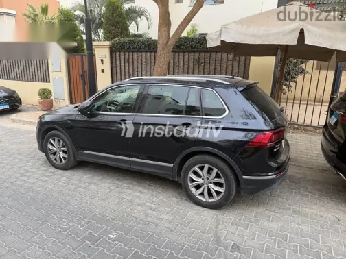 فولكس فاغن تيجون 2020 أسود مستعملة للبيع - 2