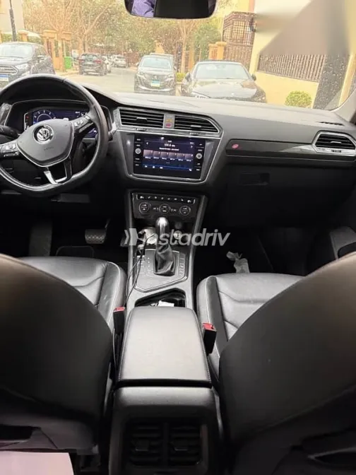 فولكس فاغن تيجون 2020 أسود مستعملة للبيع - 4