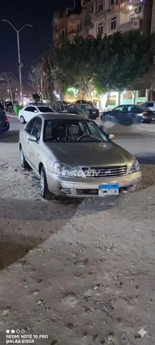 Nissan Sunny 2015 Gold Used for Sale - 1