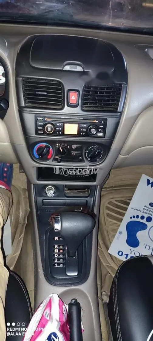 Nissan Sunny 2015 Gold Used for Sale - 4