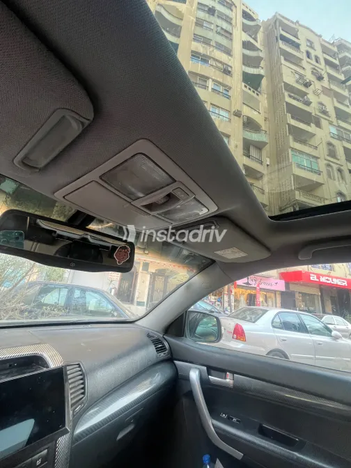 كيا سورينتو 2010 أبيض مستعملة للبيع - 3