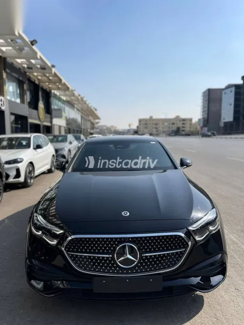 مرسيدس E 200 2026 أسود جديدة للبيع - 1