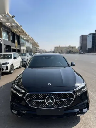 مرسيدس E 200 2026 أسود جديدة للبيع