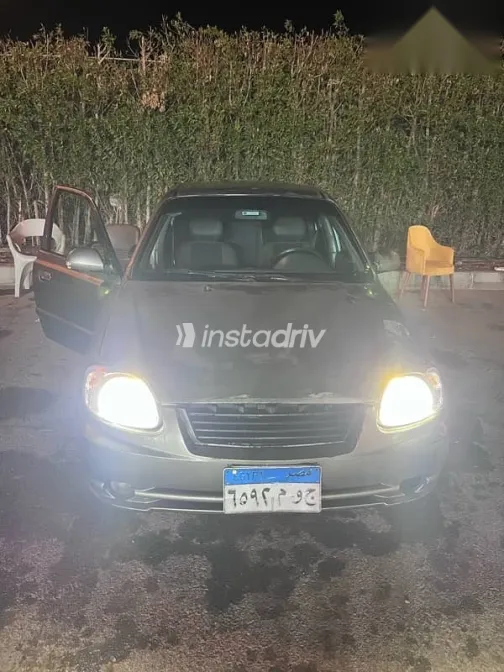 هيونداي فيرنا 2014 فضي مستعملة للبيع - 1