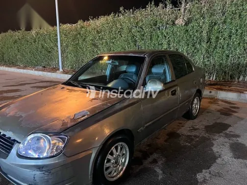 هيونداي فيرنا 2014 فضي مستعملة للبيع - 4