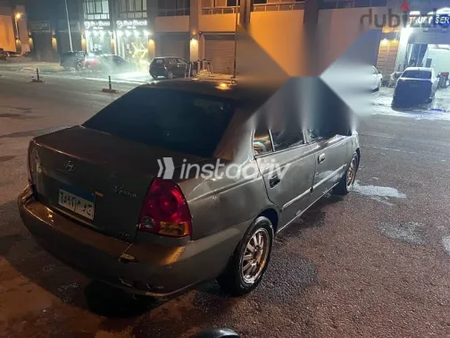 هيونداي فيرنا 2014 فضي مستعملة للبيع - 5