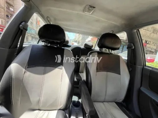 هيونداي فيرنا 2007 رمادي مستعملة للبيع - 2