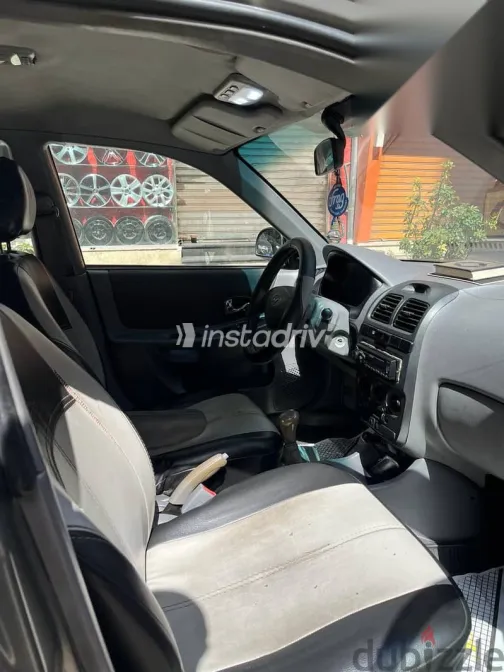 هيونداي فيرنا 2007 رمادي مستعملة للبيع - 4