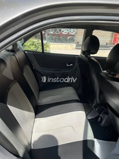 هيونداي فيرنا 2007 رمادي مستعملة للبيع - 6