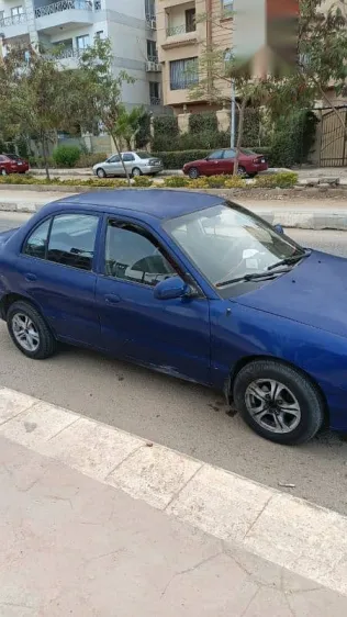 هيونداي اكسنت 2001 أزرق غامق جديدة للبيع