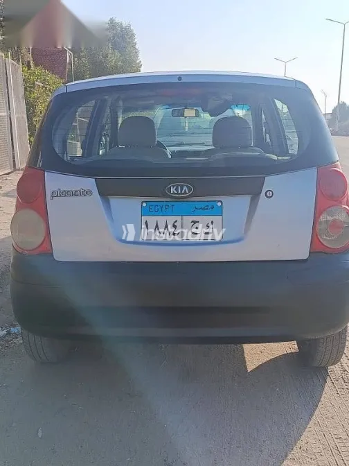 كيا بيكانتو 2010 أزرق غامق مستعملة للبيع - 4