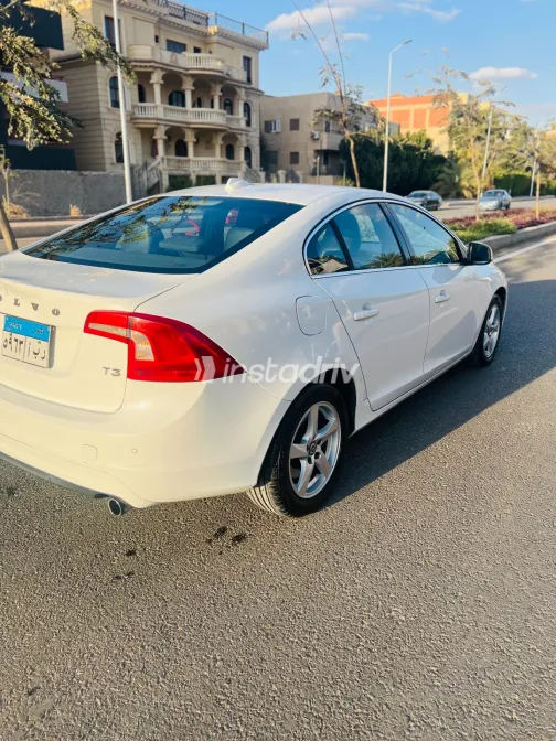 Volvo S60 2018 White Used for Sale - 3