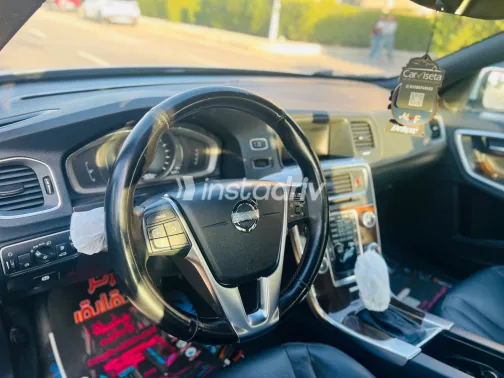 Volvo S60 2018 White Used for Sale - 10