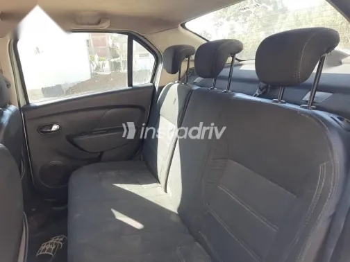 رينو لوجان 2016 فضي مستعملة للبيع - 9