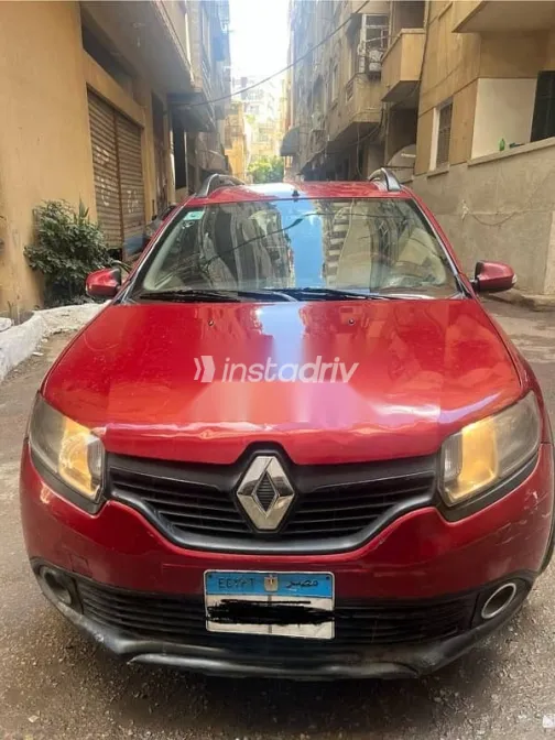 رينو سانديرو 2015 أحمر مستعملة للبيع - 1