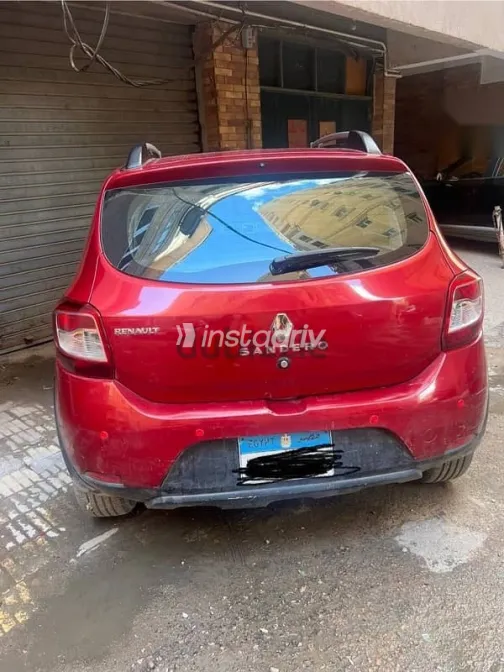 رينو سانديرو 2015 أحمر مستعملة للبيع - 2