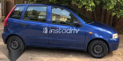فيات بونتو 1995 أزرق غامق مستعملة للبيع - 1