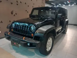 جيب رانجلر 2012 أسود مستعملة للبيع
