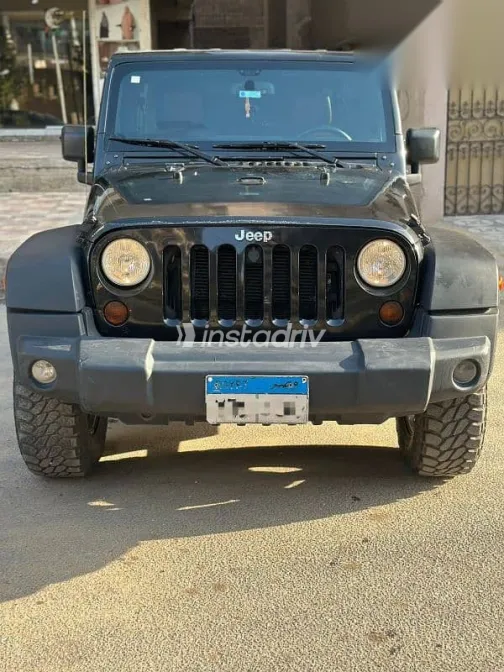 جيب رانجلر 2015 أسود مستعملة للبيع - 1
