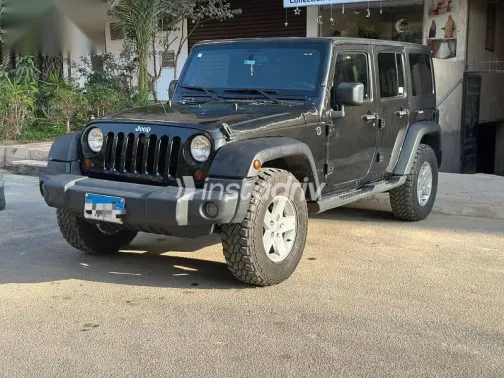 جيب رانجلر 2015 أسود مستعملة للبيع - 4