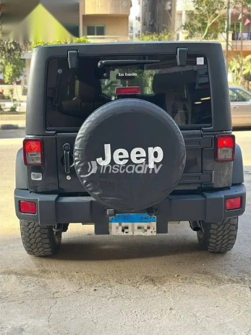 جيب رانجلر 2015 أسود مستعملة للبيع - 5
