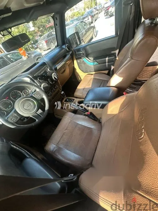 جيب رانجلر 2015 أسود مستعملة للبيع - 9