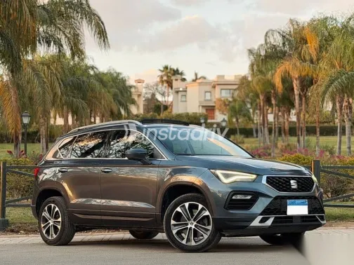 Seat Ateca 2022 Gray Used for Sale - 3
