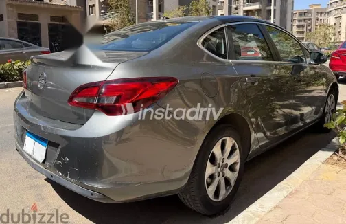 Opel Astra 2019 Gray Used for Sale - 4