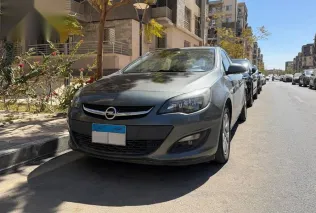 اوبل أسترا 2019 رمادي مستعملة للبيع