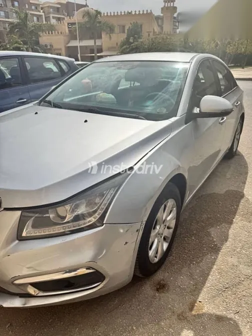 شيفروليه كروز 2016 فضي مستعملة للبيع - 3