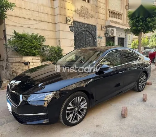 سكودا اوكتافيا 2025 أسود مستعملة للبيع - 1