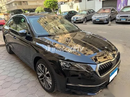 سكودا اوكتافيا 2025 أسود مستعملة للبيع - 2