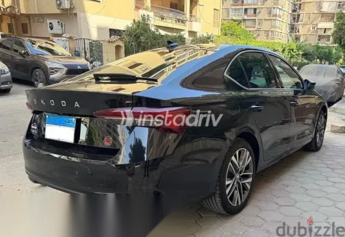 سكودا اوكتافيا 2025 أسود مستعملة للبيع - 3