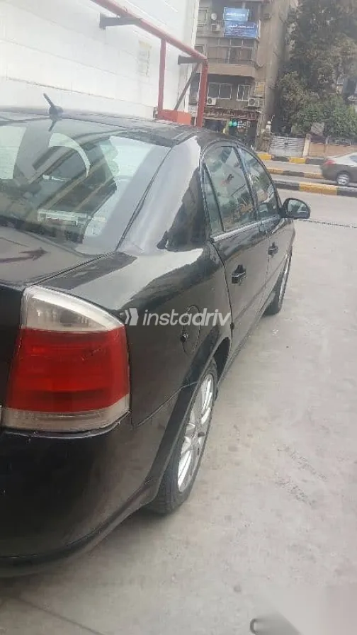 اوبل فيكترا 2008 أسود مستعملة للبيع - 6