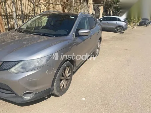 نيسان قشقاي 2017 فضي مستعملة للبيع - 5