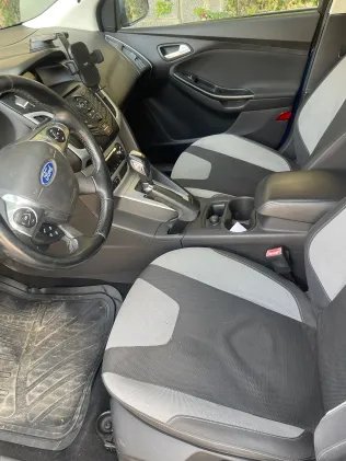 Ford Focus 2014 White Used for Sale