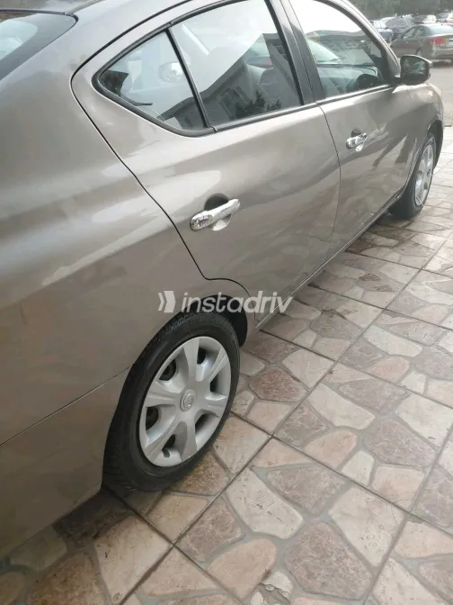 نيسان صنى 2016 أبيض مستعملة للبيع - 4