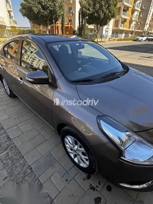 نيسان صنى 2022 أبيض مستعملة للبيع - 1