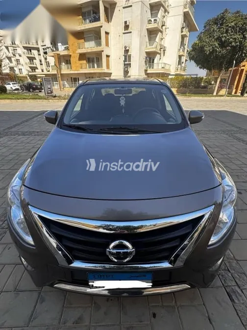 نيسان صنى 2022 أبيض مستعملة للبيع - 7