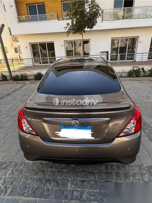 نيسان صنى 2022 أبيض مستعملة للبيع - 9