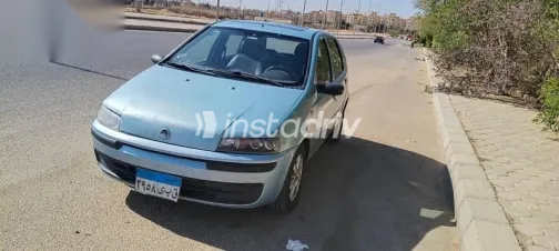فيات بونتو 2003 أزرق غامق مستعملة للبيع - 1