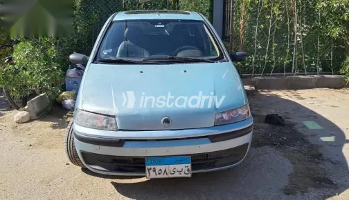 فيات بونتو 2003 أزرق غامق مستعملة للبيع - 2