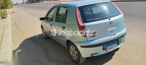 فيات بونتو 2003 أزرق غامق مستعملة للبيع - 5