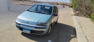 فيات بونتو 2003 أزرق غامق مستعملة للبيع