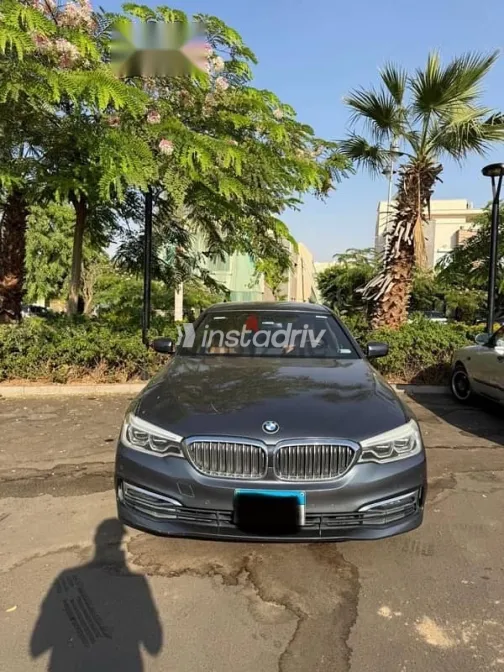 بي ام دبليو 520 2019 رمادي مستعملة للبيع - 1