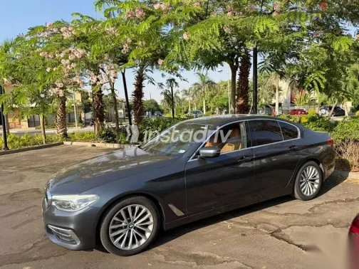 بي ام دبليو 520 2019 رمادي مستعملة للبيع - 2